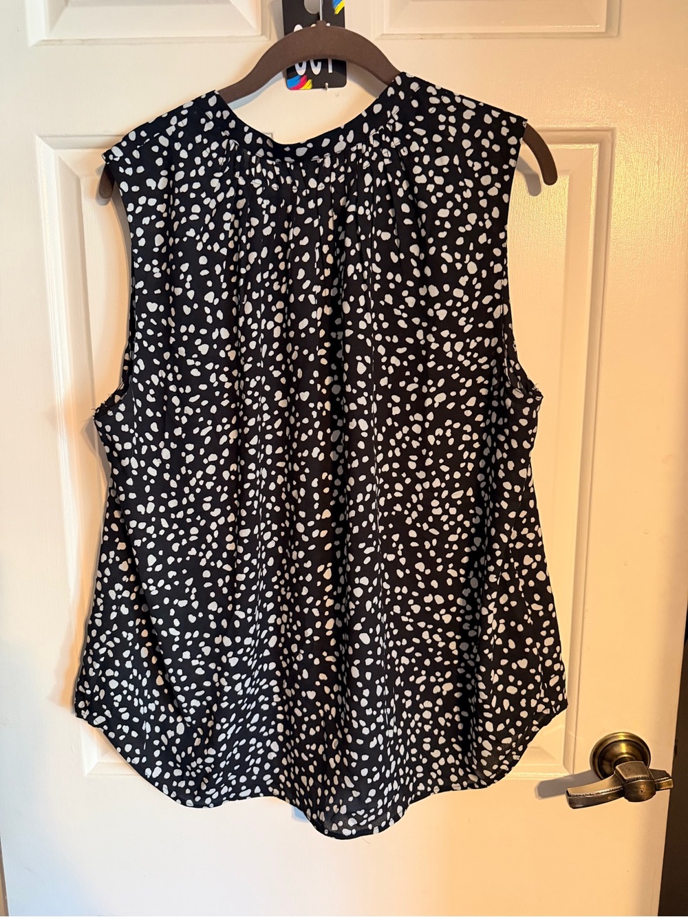 Daniel Rainn Black & White Polka Dot Sleeveless V-Neck Camisole - Picture 8 of 8
